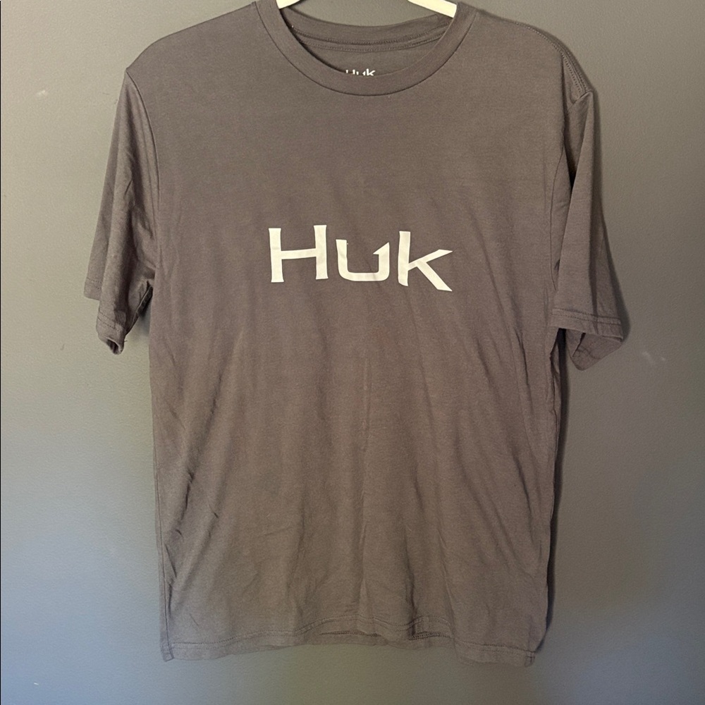 Huk small like-new Charcoal Tee